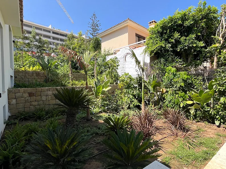 Casa en Nueva Andalucía garden: view 10 from the photographic archive
