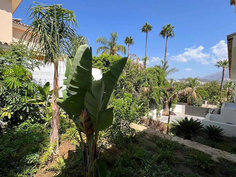 Casa en Nueva Andalucía garden: view 11 from the photographic archive